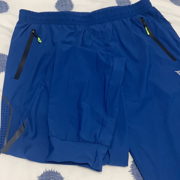 Men’s Jogger - Picture 3 of 3